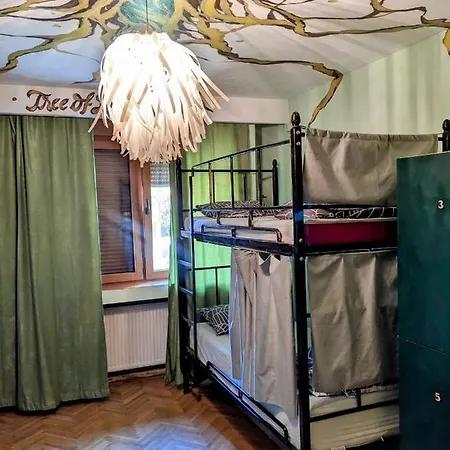 Hostel Re-born *