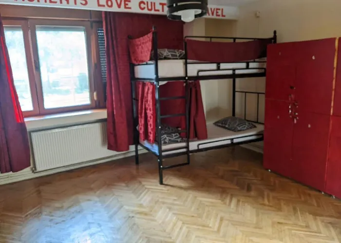 بيت شباب Re-born